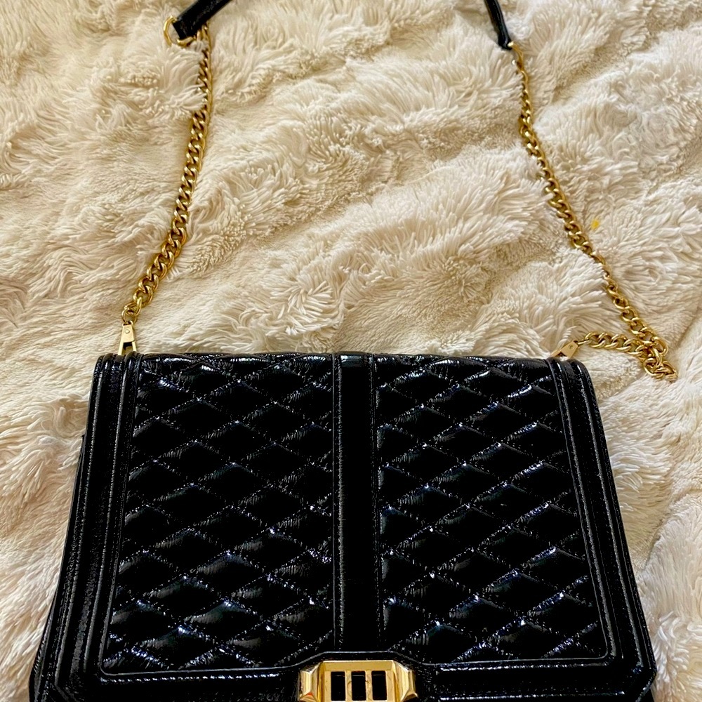 Great Condition shoulder Purse, super cute for a Night out or the office.